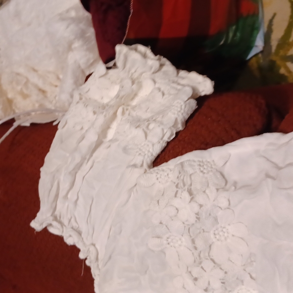 Crop top - Picture 2 of 3